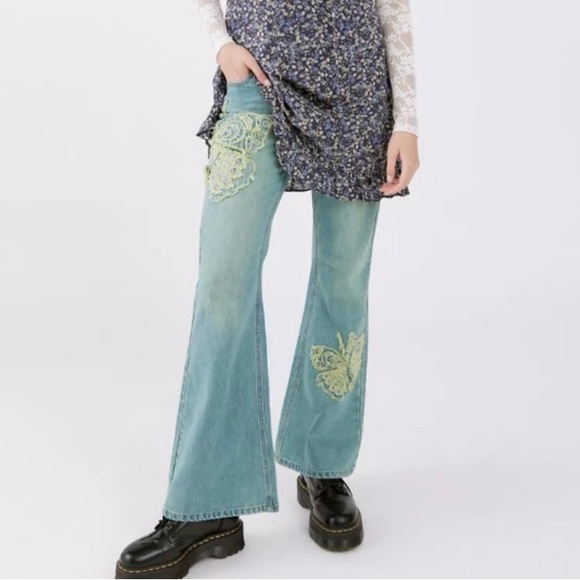 BDG Low Rise Flare Jeans. New with tags size 31. - Picture 3 of 5